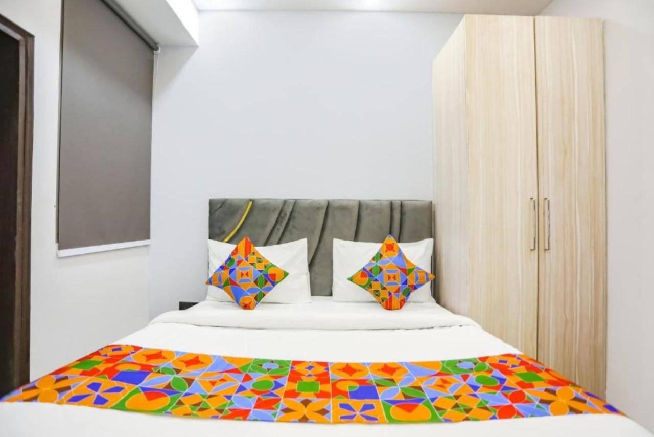 Hotel The Rasa At Vasundhara Ghaziabad Zewnętrze zdjęcie